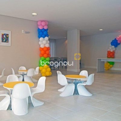 Apartamento com 69m², 2 quartos (sendo 1 suíte), 1 garagem, no bairro Itacorubi em Florianópolis