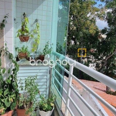 Apartamento com 74m², 2 quartos (sendo 2 suítes), 1 garagem, no bairro Canasvieiras em Florianópolis