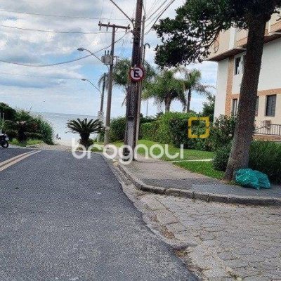 Apartamento com 74m², 2 quartos (sendo 2 suítes), 1 garagem, no bairro Canasvieiras em Florianópolis
