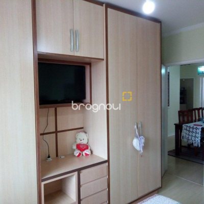 Casa com 263m², 6 quartos (sendo 1 suíte), 2 garagens, no bairro Estreito em Florianópolis