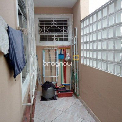 Casa com 263m², 6 quartos (sendo 1 suíte), 2 garagens, no bairro Estreito em Florianópolis