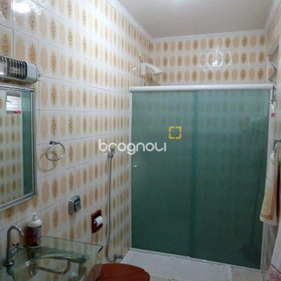 Casa com 263m², 6 quartos (sendo 1 suíte), 2 garagens, no bairro Estreito em Florianópolis