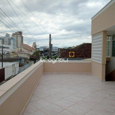 Casa com 263m², 6 quartos (sendo 1 suíte), 2 garagens, no bairro Estreito em Florianópolis