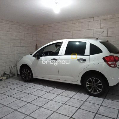 Casa com 263m², 6 quartos (sendo 1 suíte), 2 garagens, no bairro Estreito em Florianópolis
