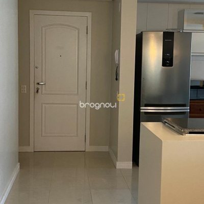 Apartamento com 149m², 4 quartos (sendo 1 suíte), 2 garagens, no bairro Campinas em São José