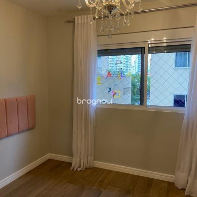 Apartamento com 149m², 4 quartos (sendo 1 suíte), 2 garagens, no bairro Campinas em São José