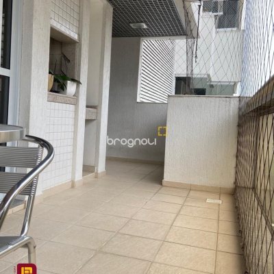 Apartamento com 149m², 4 quartos (sendo 1 suíte), 2 garagens, no bairro Campinas em São José