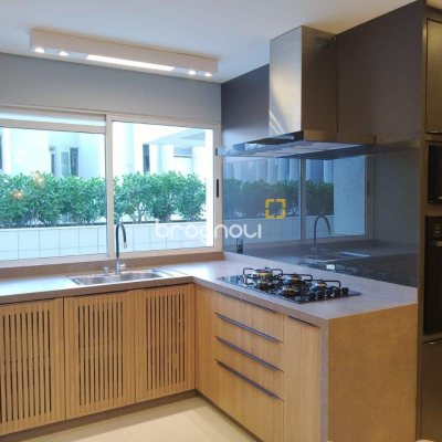 Apartamento com 149m², 4 quartos (sendo 1 suíte), 2 garagens, no bairro Campinas em São José