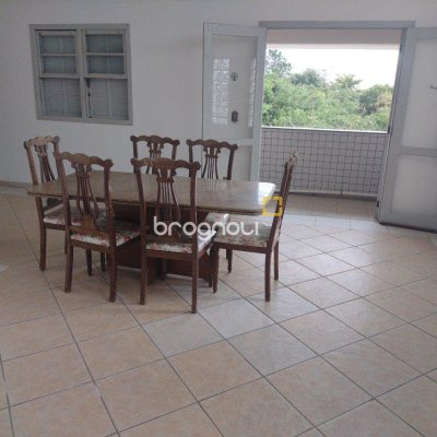 Casa com 545m², 7 quartos (sendo 4 suítes), 3 garagens, no bairro Daniela em Florianópolis