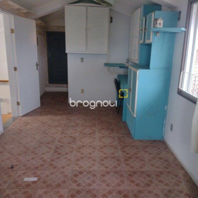 Casa com 545m², 7 quartos (sendo 4 suítes), 3 garagens, no bairro Daniela em Florianópolis