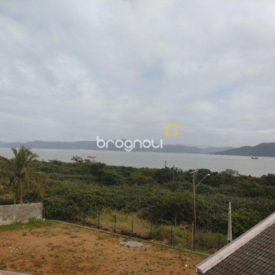 Casa com 545m², 7 quartos (sendo 4 suítes), 3 garagens, no bairro Daniela em Florianópolis