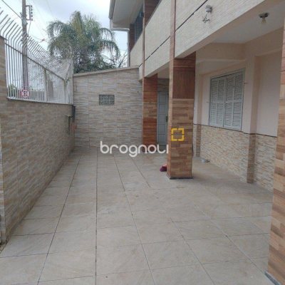 Casa com 545m², 7 quartos (sendo 4 suítes), 3 garagens, no bairro Daniela em Florianópolis