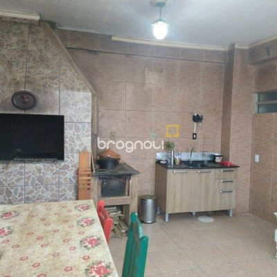 Casa com 545m², 7 quartos (sendo 4 suítes), 3 garagens, no bairro Daniela em Florianópolis