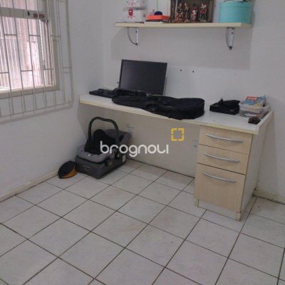 Casa com 545m², 7 quartos (sendo 4 suítes), 3 garagens, no bairro Daniela em Florianópolis