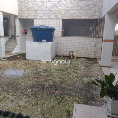 Casa com 545m², 7 quartos (sendo 4 suítes), 3 garagens, no bairro Daniela em Florianópolis