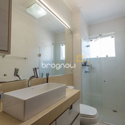 Cobertura com 221m², 3 quartos (sendo 1 suíte), 1 garagem, no bairro Centro em Florianópolis