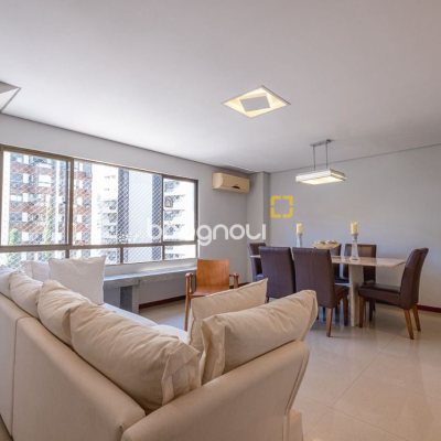 Cobertura com 221m², 3 quartos (sendo 1 suíte), 1 garagem, no bairro Centro em Florianópolis