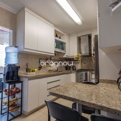 Cobertura com 221m², 3 quartos (sendo 1 suíte), 1 garagem, no bairro Centro em Florianópolis