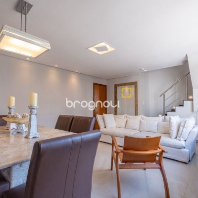 Cobertura com 221m², 3 quartos (sendo 1 suíte), 1 garagem, no bairro Centro em Florianópolis