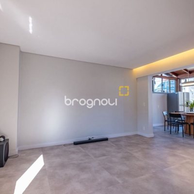 Cobertura com 221m², 3 quartos (sendo 1 suíte), 1 garagem, no bairro Centro em Florianópolis