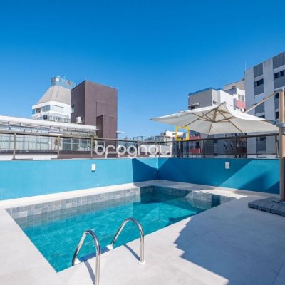 Cobertura com 221m², 3 quartos (sendo 1 suíte), 1 garagem, no bairro Centro em Florianópolis