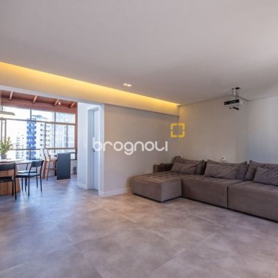 Cobertura com 221m², 3 quartos (sendo 1 suíte), 1 garagem, no bairro Centro em Florianópolis