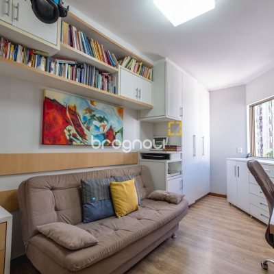 Cobertura com 221m², 3 quartos (sendo 1 suíte), 1 garagem, no bairro Centro em Florianópolis