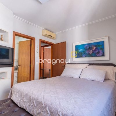 Cobertura com 221m², 3 quartos (sendo 1 suíte), 1 garagem, no bairro Centro em Florianópolis