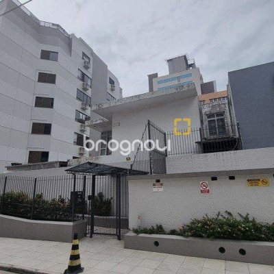 Cobertura com 221m², 3 quartos (sendo 1 suíte), 1 garagem, no bairro Centro em Florianópolis