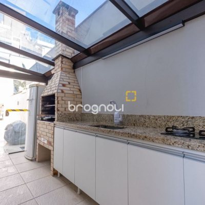 Cobertura com 221m², 3 quartos (sendo 1 suíte), 1 garagem, no bairro Centro em Florianópolis
