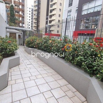 Cobertura com 221m², 3 quartos (sendo 1 suíte), 1 garagem, no bairro Centro em Florianópolis