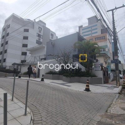 Cobertura com 221m², 3 quartos (sendo 1 suíte), 1 garagem, no bairro Centro em Florianópolis