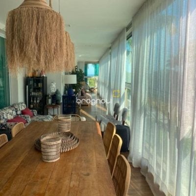 Apartamento com 305m², 4 quartos (sendo 1 suíte), 4 garagens, no bairro Campeche em Florianópolis