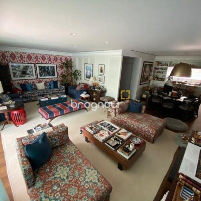Apartamento com 305m², 4 quartos (sendo 1 suíte), 4 garagens, no bairro Campeche em Florianópolis