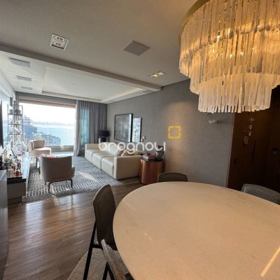 Apartamento com 131m², 3 quartos (sendo 3 suítes), 3 garagens, no bairro Beira Mar Norte em Florianópolis