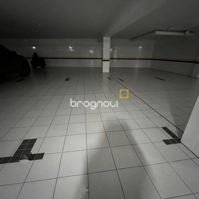 Apartamento com 131m², 3 quartos (sendo 3 suítes), 3 garagens, no bairro Beira Mar Norte em Florianópolis