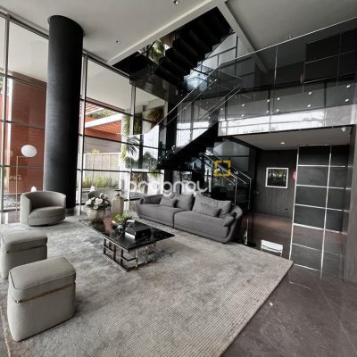 Apartamento com 131m², 3 quartos (sendo 3 suítes), 3 garagens, no bairro Beira Mar Norte em Florianópolis