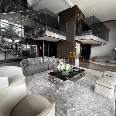 Apartamento com 131m², 3 quartos (sendo 3 suítes), 3 garagens, no bairro Beira Mar Norte em Florianópolis