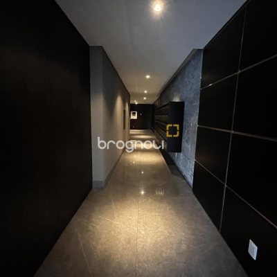 Apartamento com 131m², 3 quartos (sendo 3 suítes), 3 garagens, no bairro Beira Mar Norte em Florianópolis