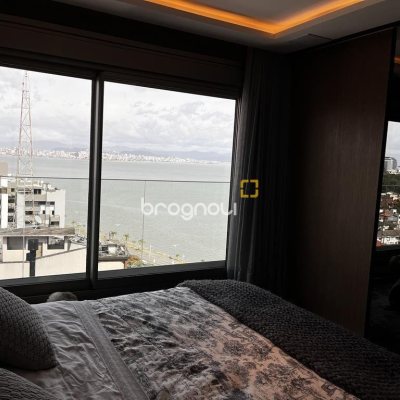 Apartamento com 131m², 3 quartos (sendo 3 suítes), 3 garagens, no bairro Beira Mar Norte em Florianópolis