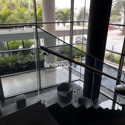Apartamento com 131m², 3 quartos (sendo 3 suítes), 3 garagens, no bairro Beira Mar Norte em Florianópolis