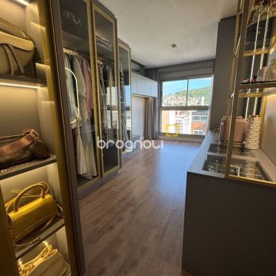 Apartamento com 131m², 3 quartos (sendo 3 suítes), 3 garagens, no bairro Beira Mar Norte em Florianópolis