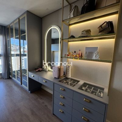 Apartamento com 131m², 3 quartos (sendo 3 suítes), 3 garagens, no bairro Beira Mar Norte em Florianópolis