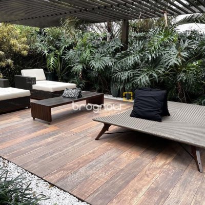 Apartamento com 131m², 3 quartos (sendo 3 suítes), 3 garagens, no bairro Beira Mar Norte em Florianópolis
