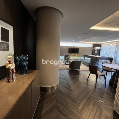 Apartamento com 131m², 3 quartos (sendo 3 suítes), 3 garagens, no bairro Beira Mar Norte em Florianópolis