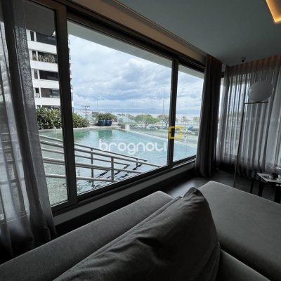 Apartamento com 131m², 3 quartos (sendo 3 suítes), 3 garagens, no bairro Beira Mar Norte em Florianópolis