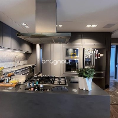 Apartamento com 131m², 3 quartos (sendo 3 suítes), 3 garagens, no bairro Beira Mar Norte em Florianópolis