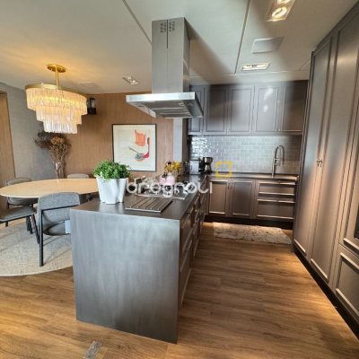 Apartamento com 131m², 3 quartos (sendo 3 suítes), 3 garagens, no bairro Beira Mar Norte em Florianópolis
