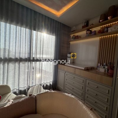 Apartamento com 131m², 3 quartos (sendo 3 suítes), 3 garagens, no bairro Beira Mar Norte em Florianópolis