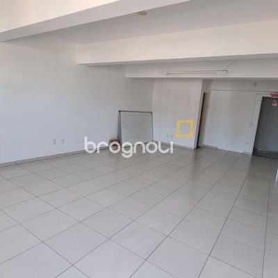 Sala com 180m², no bairro Centro em Florianópolis